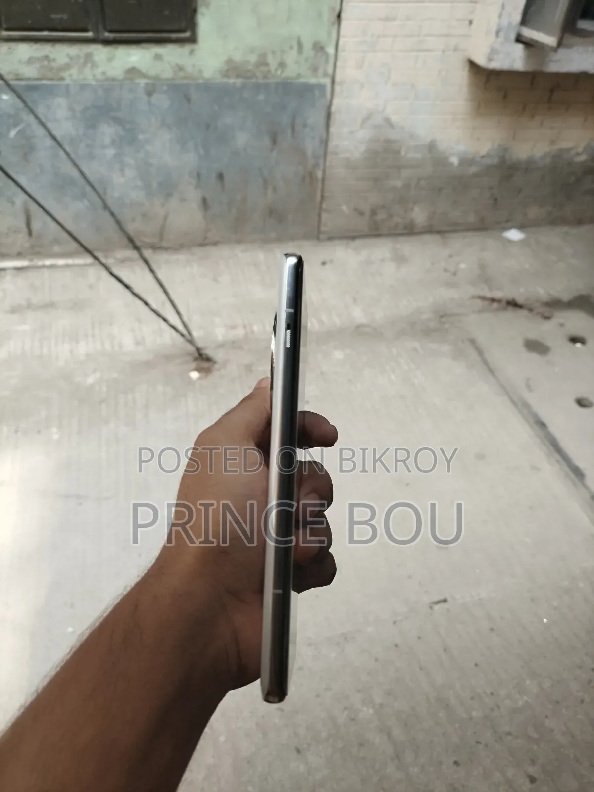 ওয়ানপ্লাস ১২ ২৫৬ জিবি সাদা
