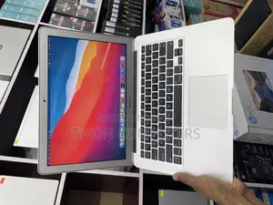 Laptop Apple MacBook 2017 8GB Intel Core I5 SSD 256GB