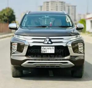 Mitsubishi Pajero 2019 Gray
