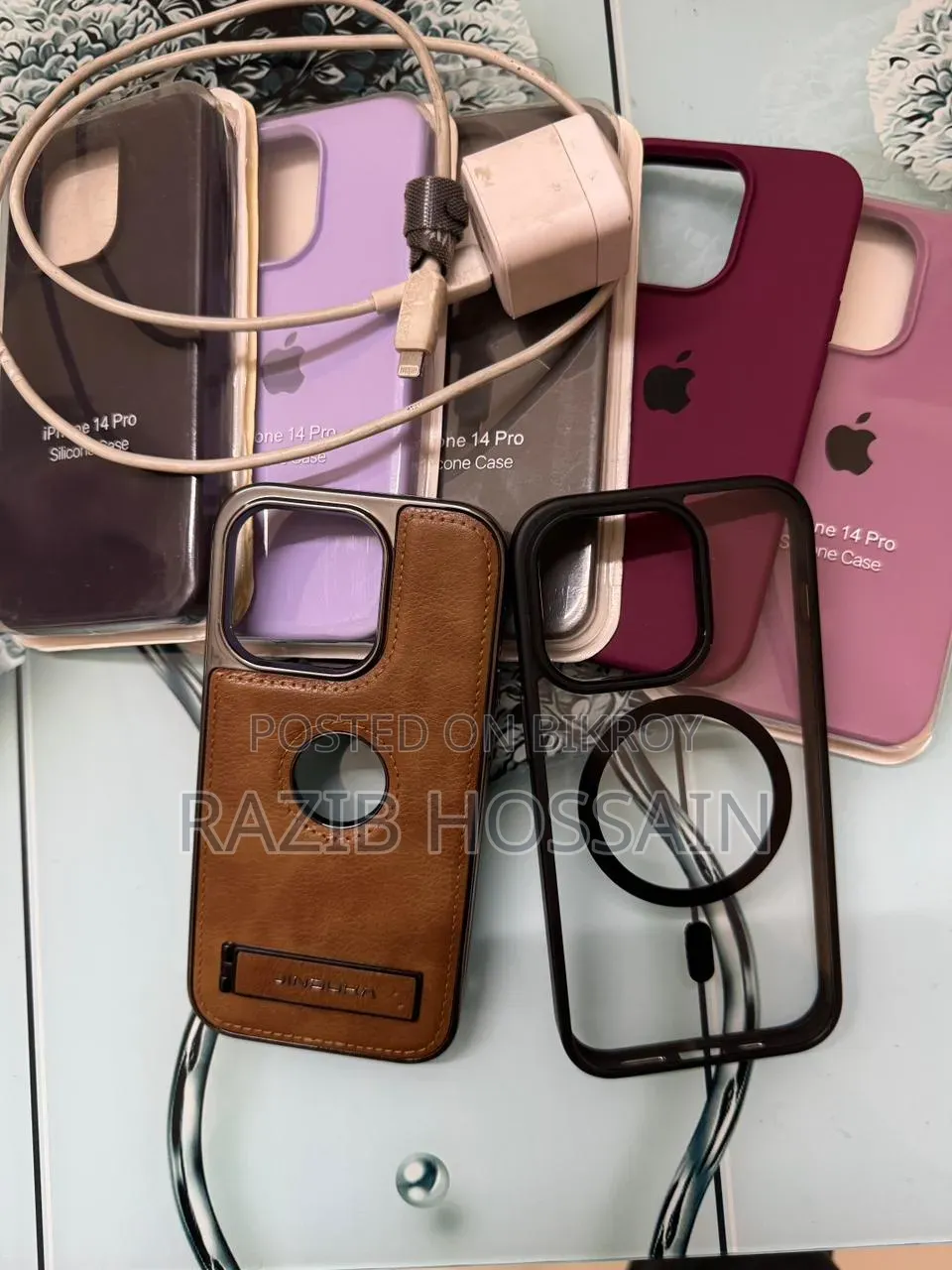 iPhone 14 Pro Back Cover and Charger