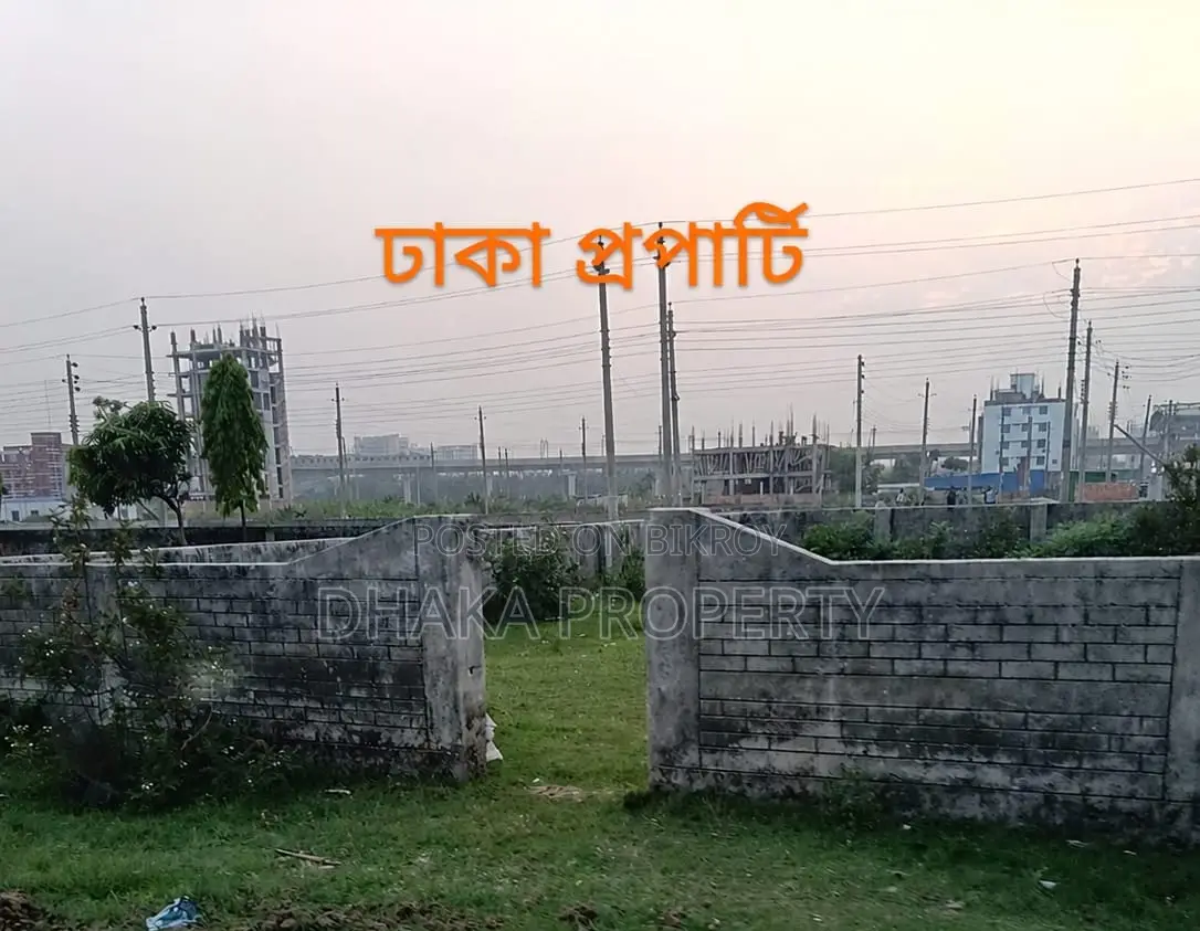 60ft Rd 3 Katha Park West at Sector-17/B