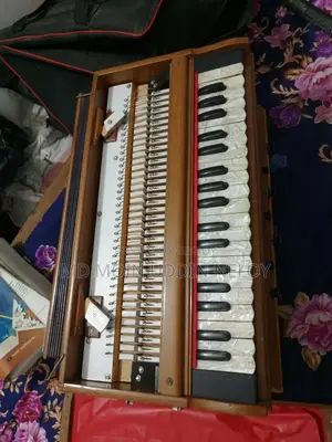 হারমোনিয়াম বিক্রি হচ্ছে