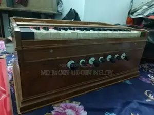 হারমোনিয়াম বিক্রি হচ্ছে