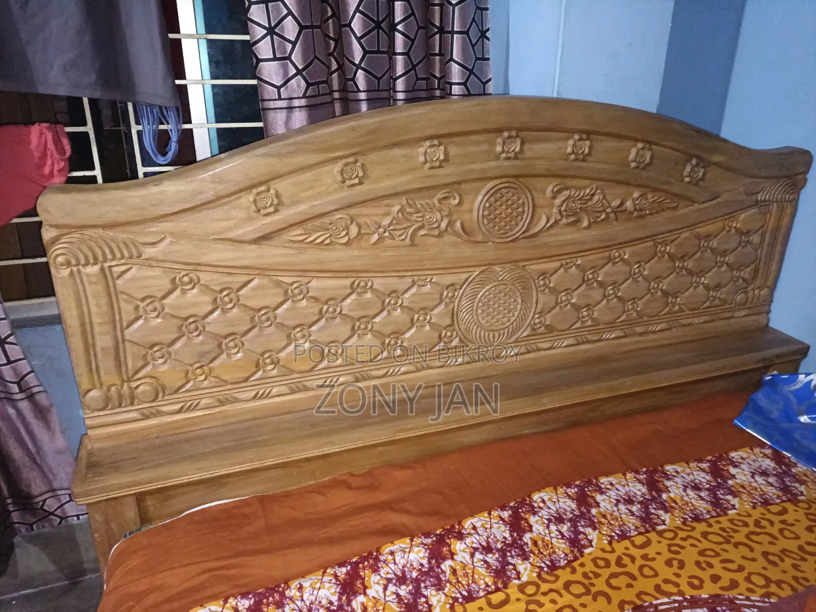 6' - 7' Teak Wood Bed for Sale
