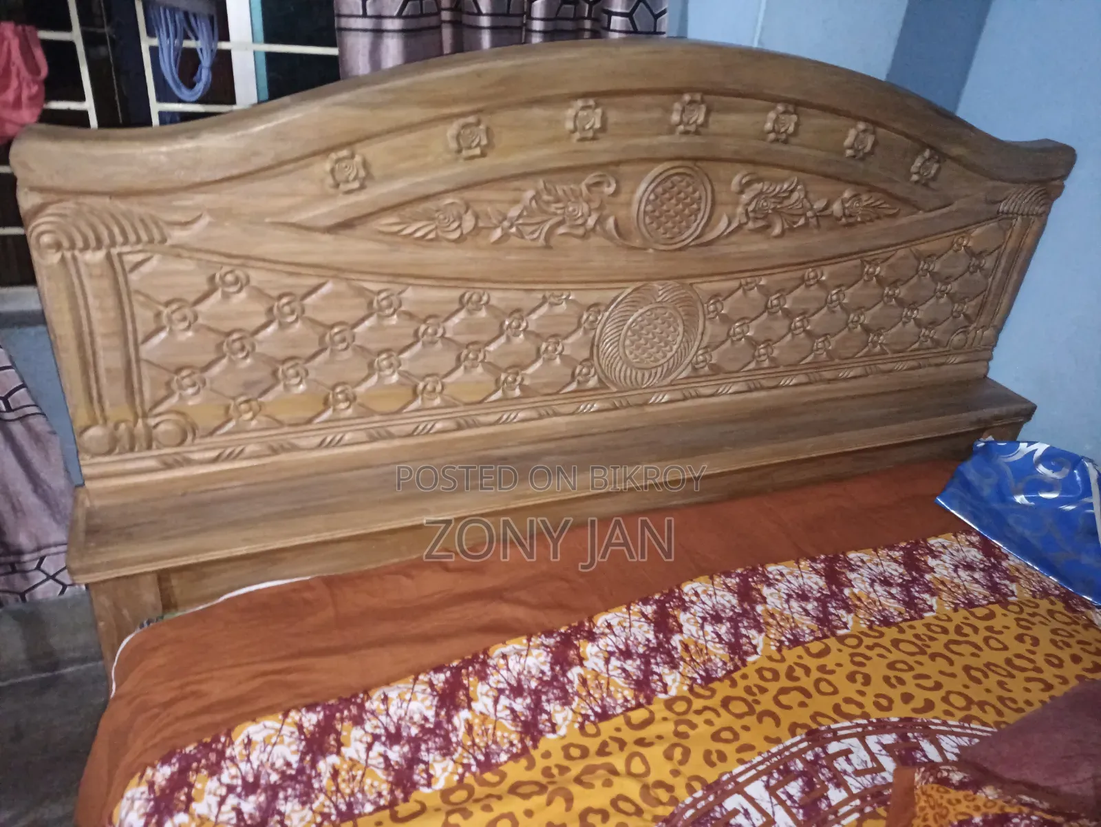 6' - 7' Teak Wood Bed for Sale