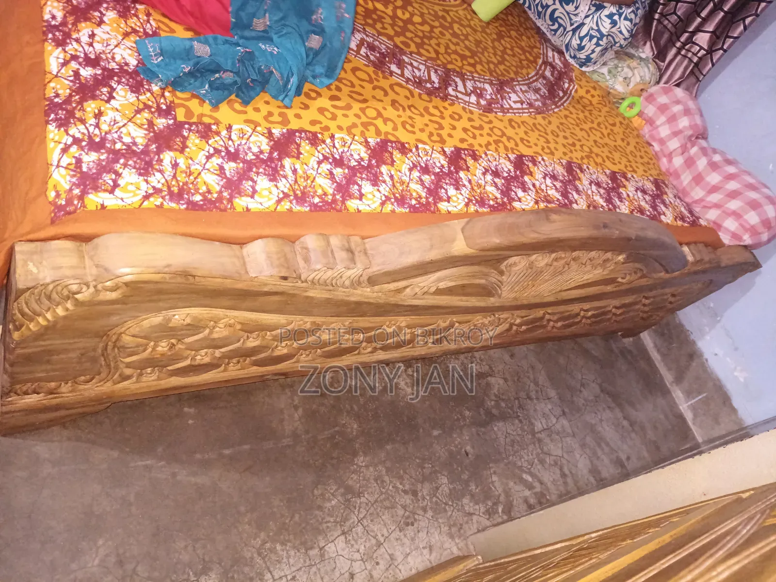 6' - 7' Teak Wood Bed for Sale