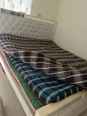খাটের জাজিম এবং তোষক