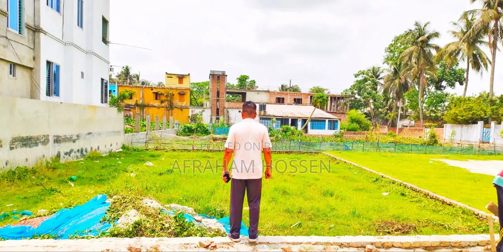 3.5 Katha land for urgent sale in Khulna at an affordable price.