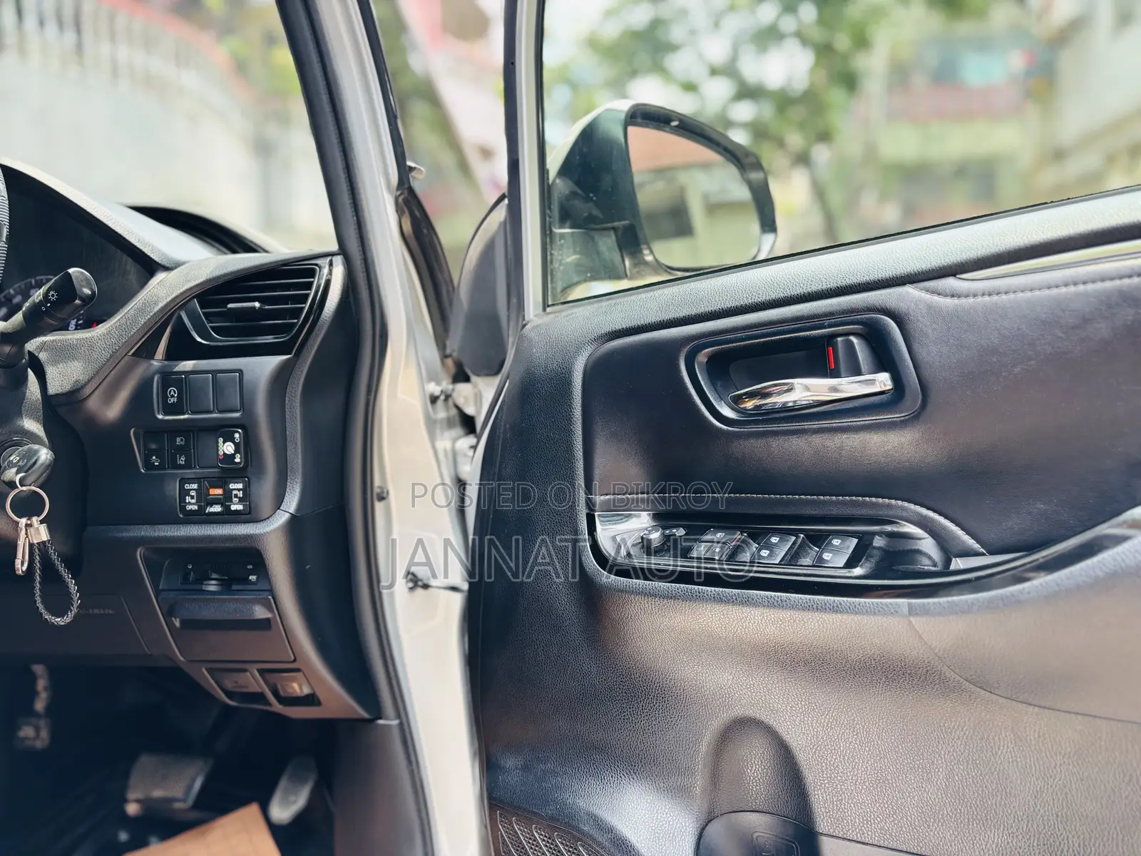 Toyota Esquire 2.0 AWD (7 Seater) 2018 Silver