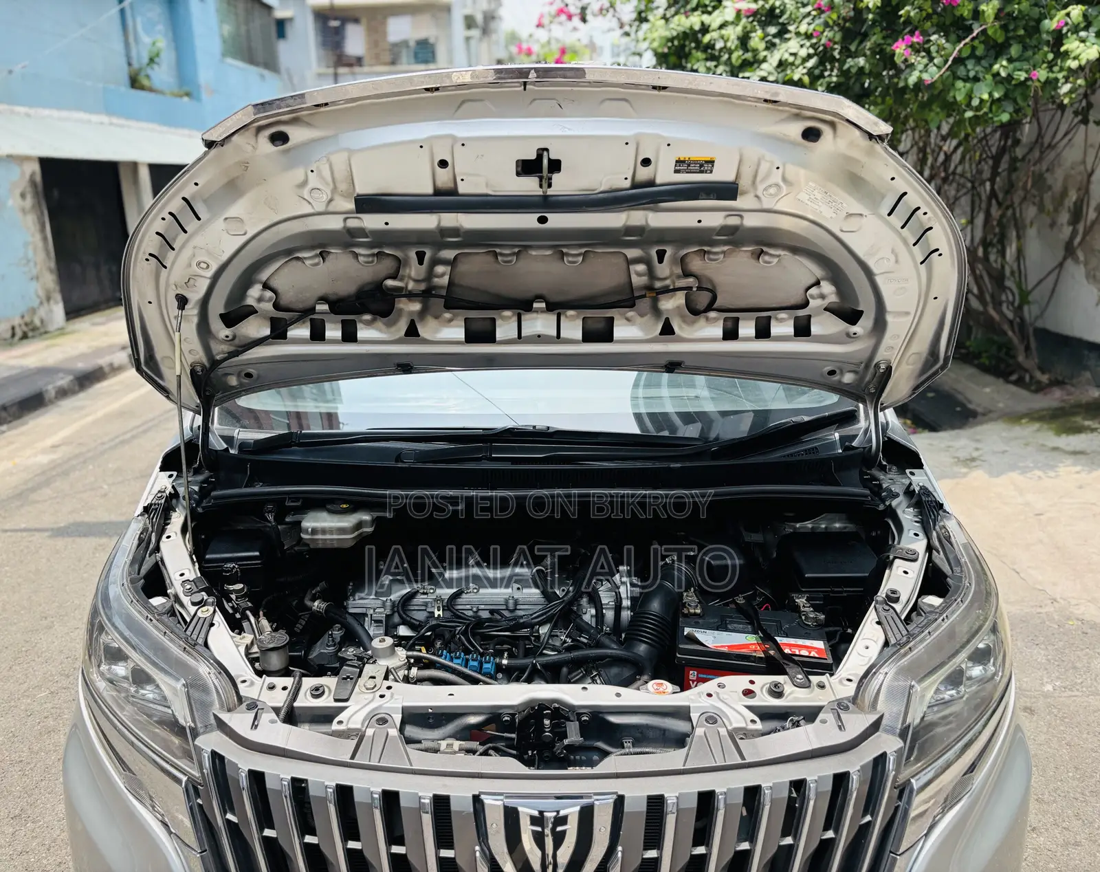 Toyota Esquire 2.0 AWD (7 Seater) 2018 Silver