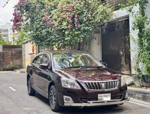টয়োটা প্রিমিও ২০১৫ মেরুন