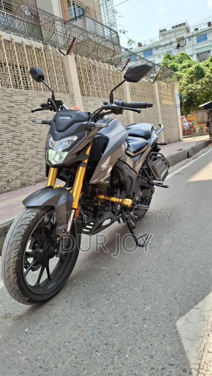 Honda Hornet 2025 Black
