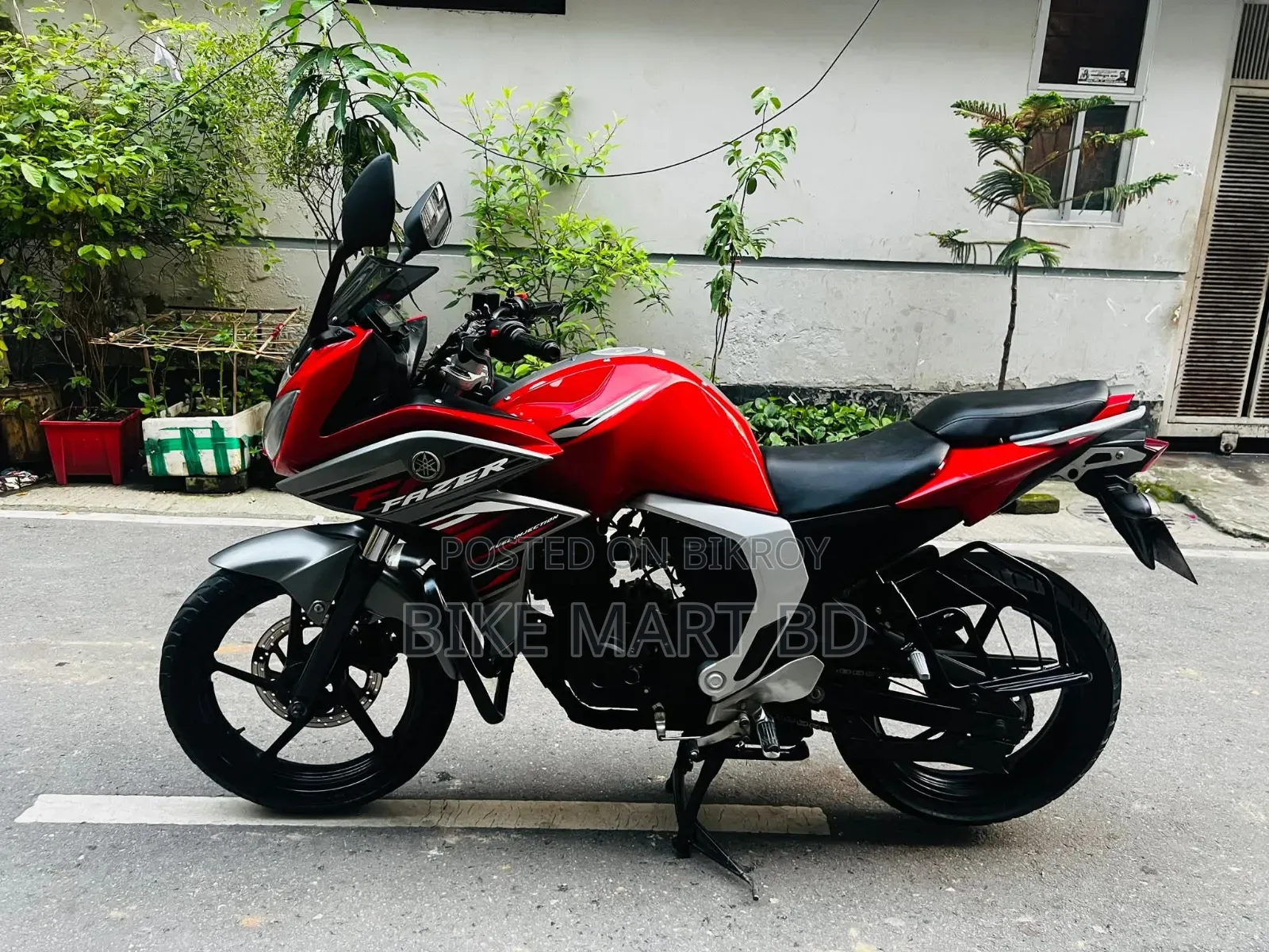 Yamaha 2017 Red