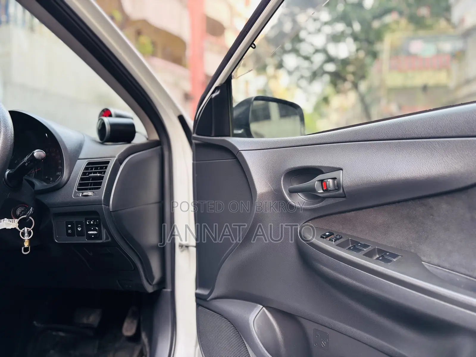 Toyota Axio 2011 Pearl