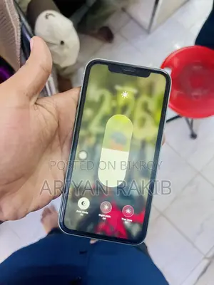 New Apple iPhone 11 128 GB Green