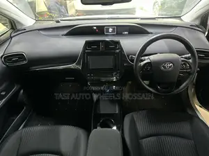 Toyota Prius 2020 Pearl