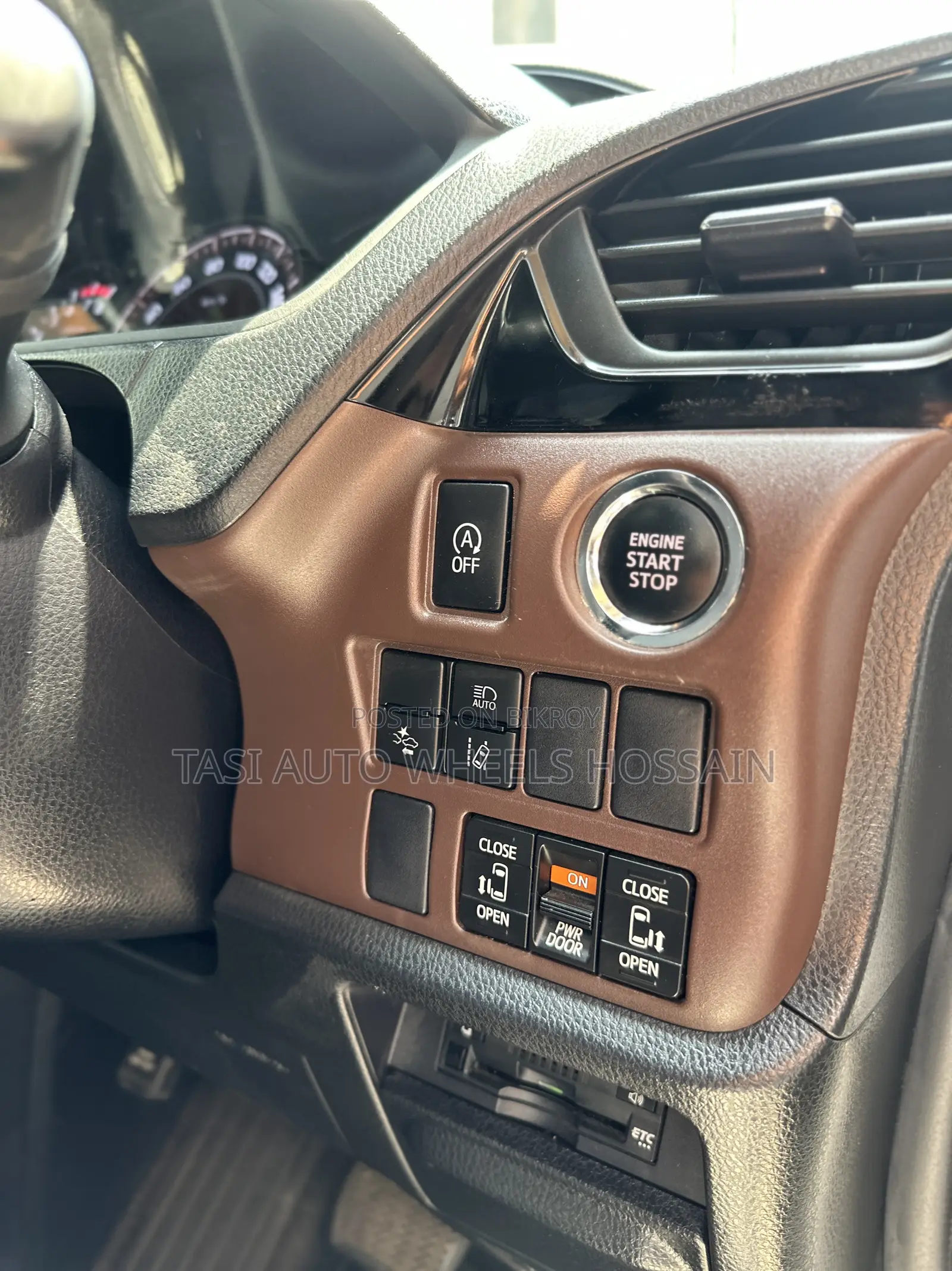 Toyota Esquire 2.0 FWD (7 Seater) 2020 Black