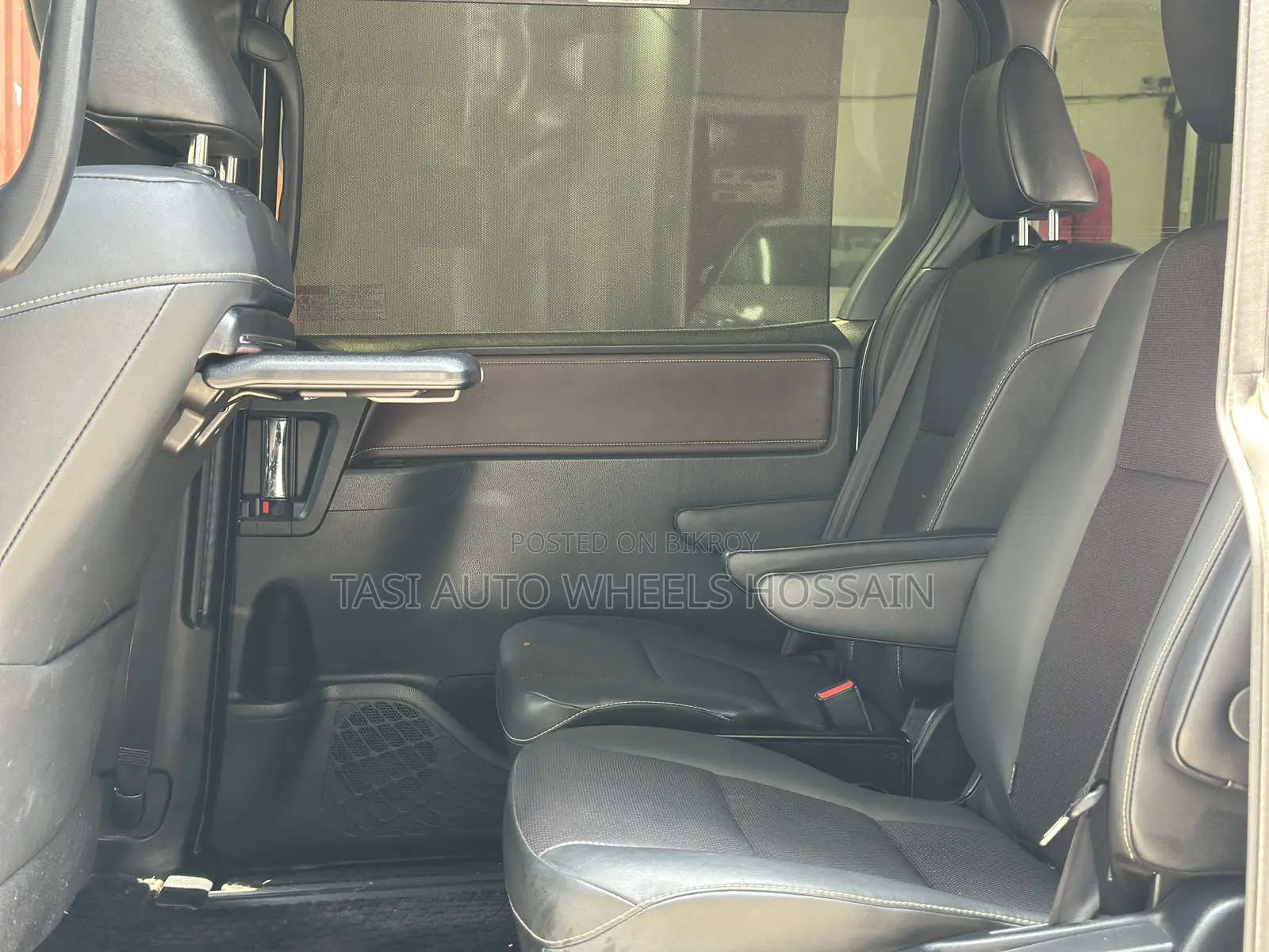 Toyota Esquire 2.0 FWD (7 Seater) 2020 Black