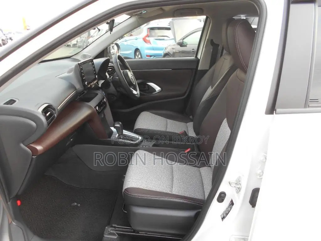 Toyota Yaris Cross 1.5 Hybrid AWD 2021 Pearl