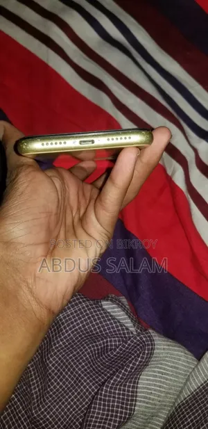 Apple iPhone 11 128 GB Yellow