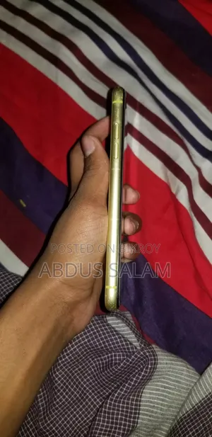 Apple iPhone 11 128 GB Yellow