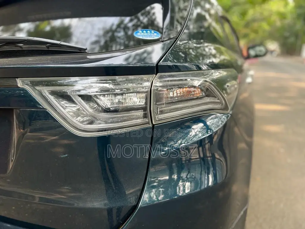 Toyota Harrier 2.0 2017 Blue