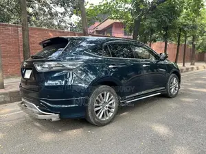 Toyota Harrier 2.0 2017 Blue