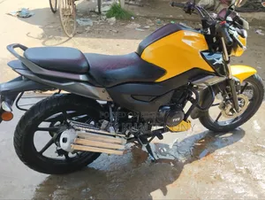 TVS Raider 125 2022 হলুদ