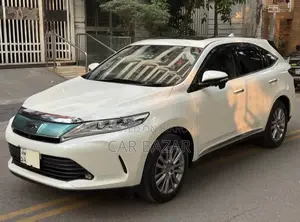 Toyota Harrier 2.0 2017 Pearl