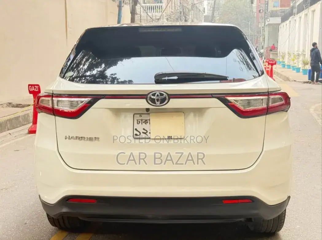 Toyota Harrier 2.0 2017 Pearl