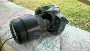 Canon 700d With Box. 55-250 Zoom Lenc