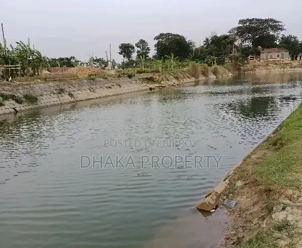 Lake Facing Land Sale 3 Katha Sector-17/J