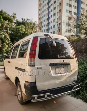 Toyota Noah 2003 White