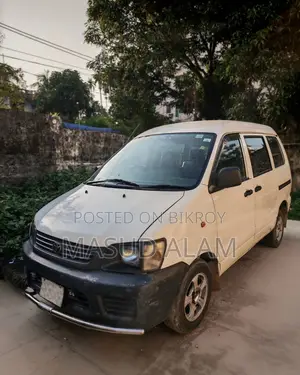 Toyota Noah 2003 White