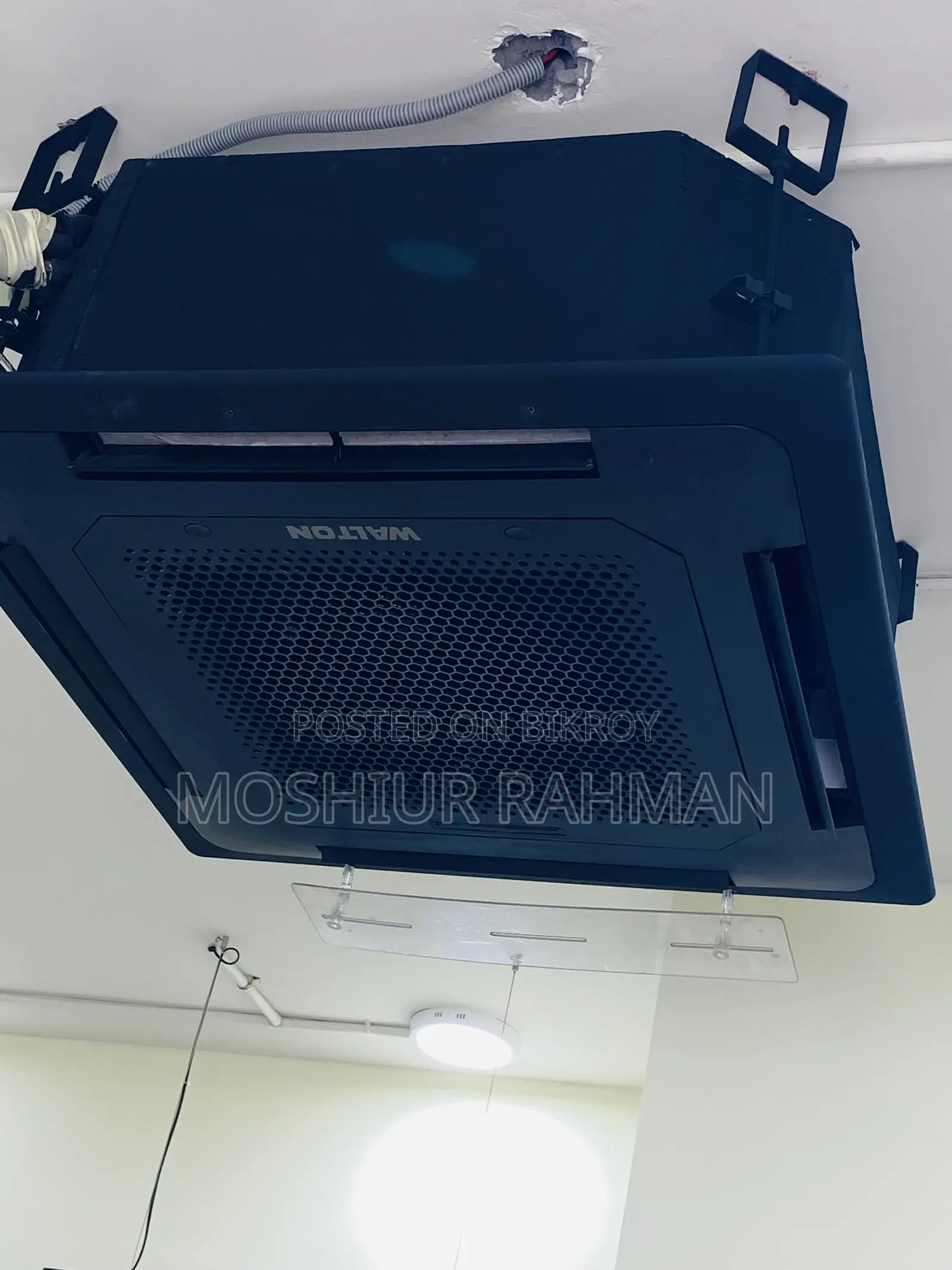 Walton Cassette Type 4 Ton AC - Black Panel
