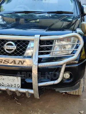 Nissan Navara 2010 Black