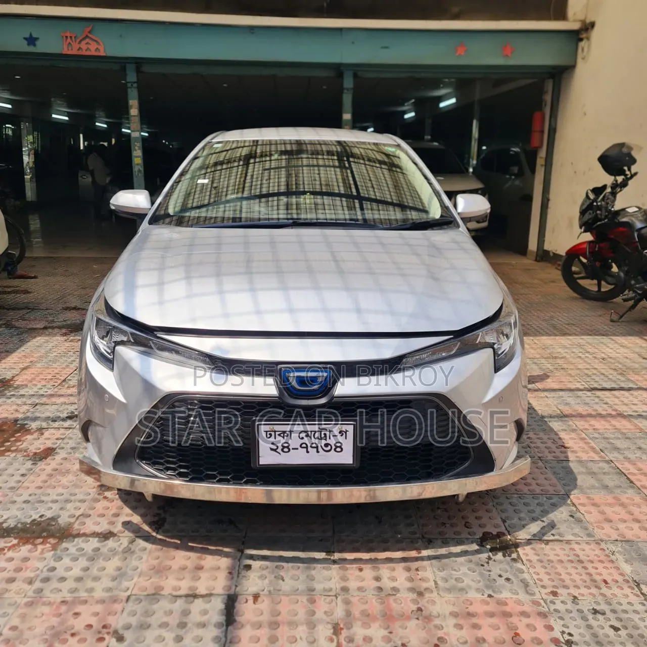 টয়োটা করোলা ২০২০ সিলভার