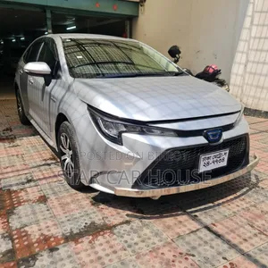 টয়োটা করোলা ২০২০ সিলভার