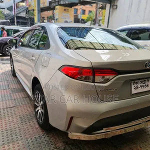 টয়োটা করোলা ২০২০ সিলভার
