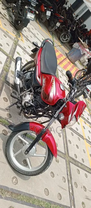 Bajaj Boxer 100 2019 Red