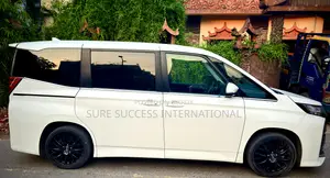 Toyota Noah 2023 Pearl