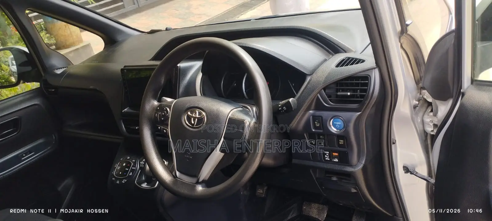 Toyota Noah 2.0 AWD (7 Seater) 2016 Silver