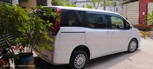 Toyota Noah 2.0 AWD (7 Seater) 2016 Silver