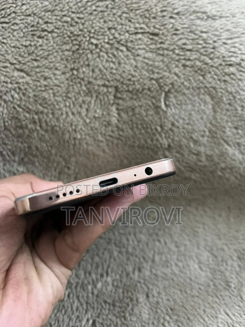 Vivo Y28 8 GB Pink
