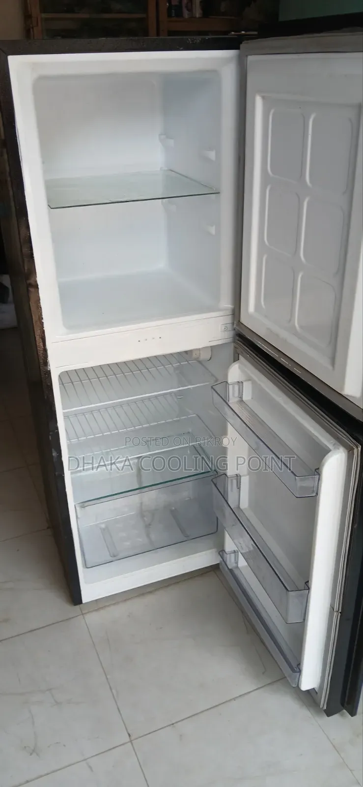 Singer Stok Lot 185 Litter Fridge for Sale