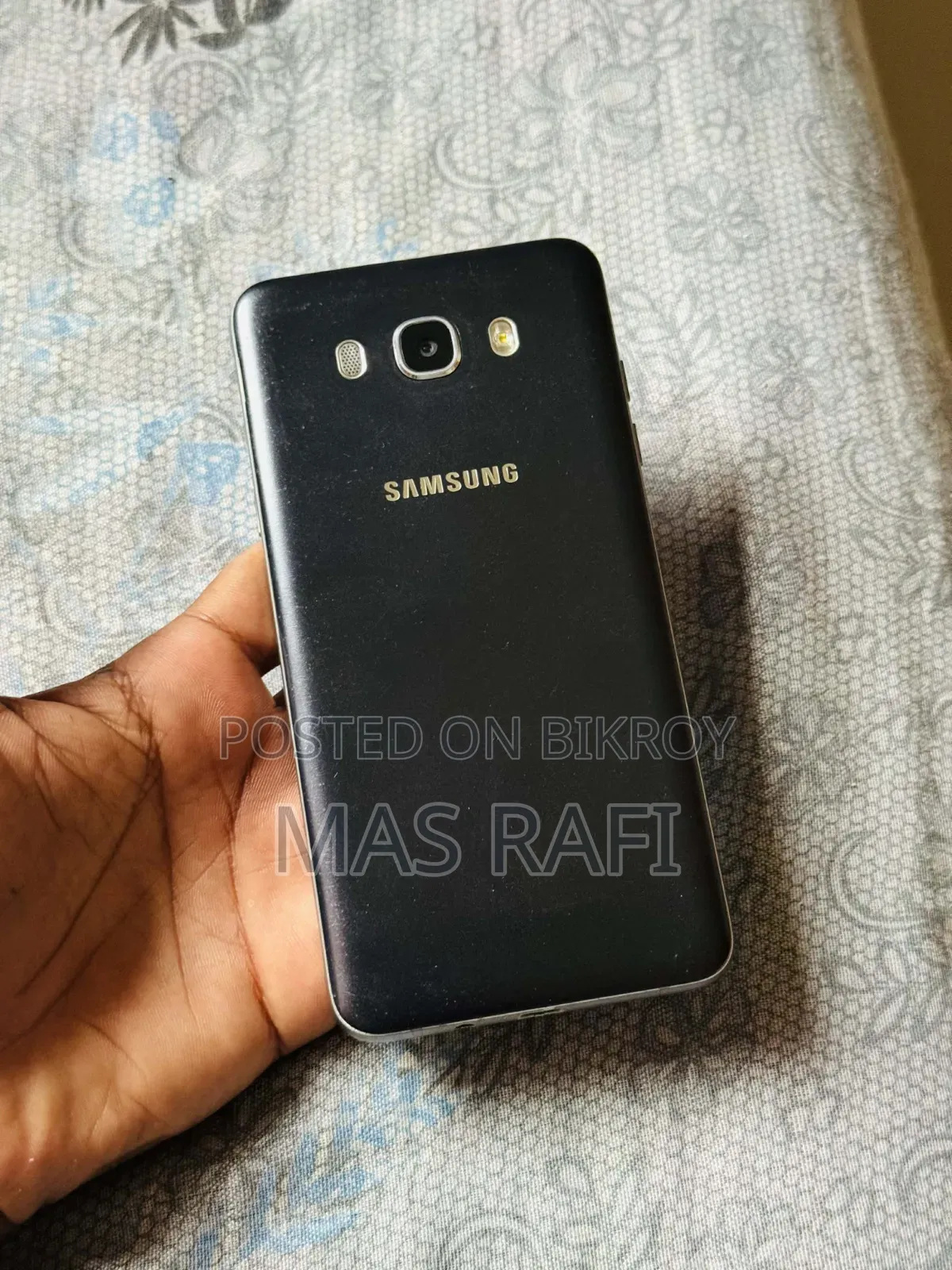 Samsung Galaxy J7 16 GB Black