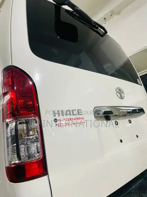 Toyota HiAce 2021 White