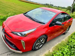 Toyota Prius 2019 Red