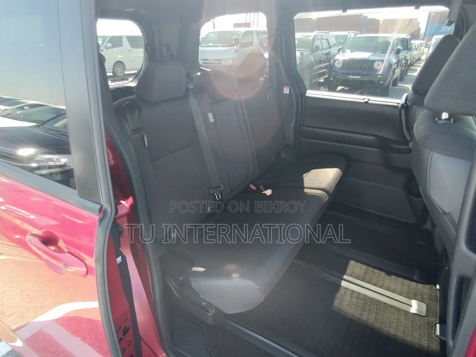 Toyota Noah 2023 Red