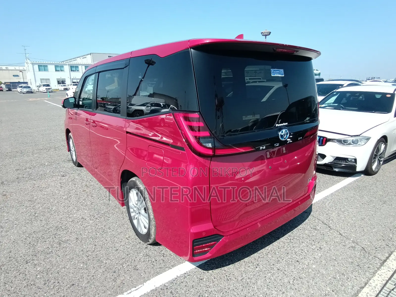 Toyota Noah 2023 Red